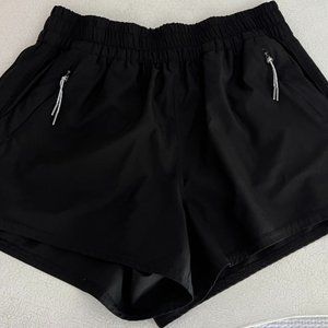 Vuori Shorts